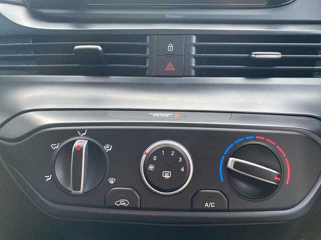 Hyundai BAYON 1.0 Tgdi 48V Mhev Se Connect 5Dr Blue