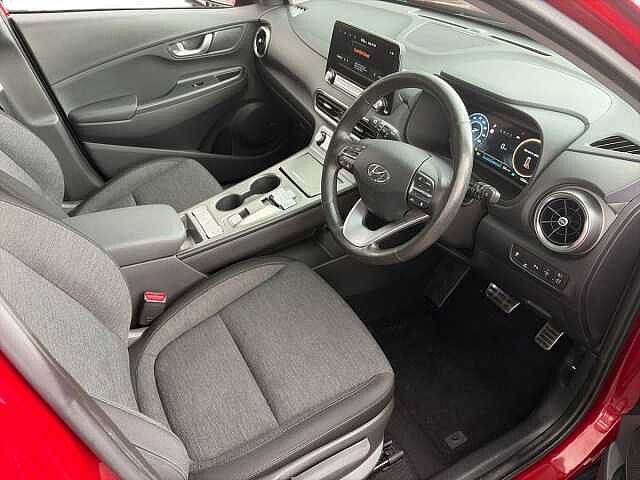 Hyundai KONA 64Kwh Premium Suv 5Dr Electric Auto (10.5Kw Charger) (204 Ps) Ultimate Red
