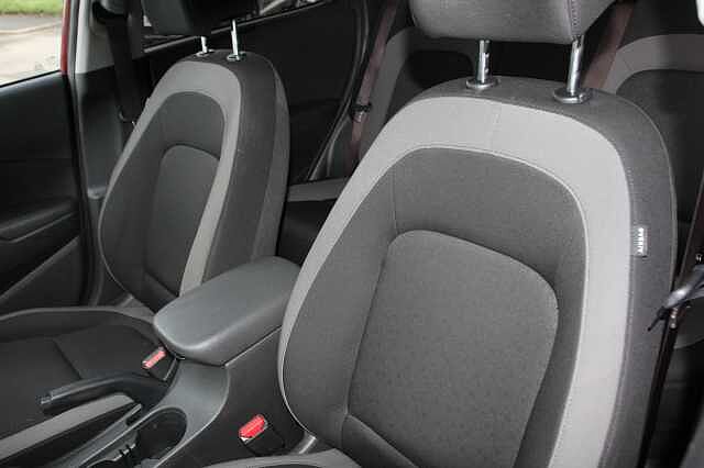 Hyundai KONA 1.0T GDi Play Edition 5dr Red