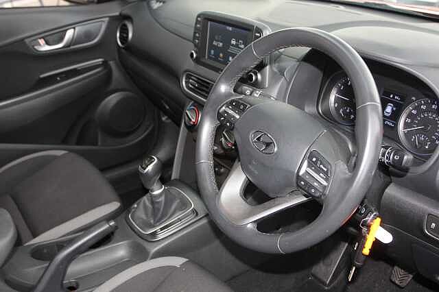 Hyundai KONA 1.0T GDi Play Edition 5dr Red