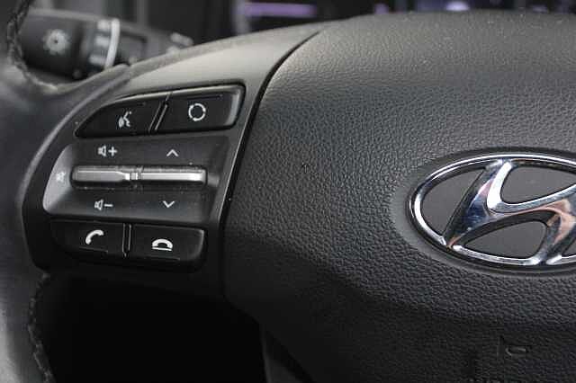 Hyundai KONA 1.0T GDi Play Edition 5dr Red