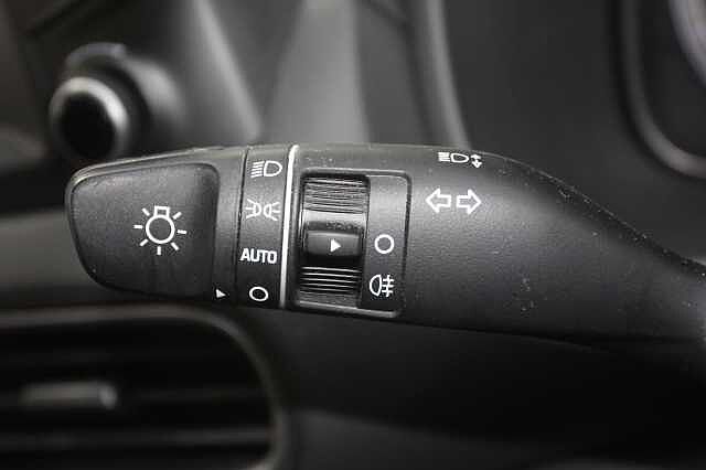 Hyundai KONA 1.0T GDi Play Edition 5dr Red