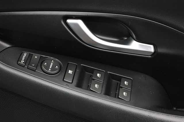 Hyundai i30 1.4T GDI Premium SE 5dr