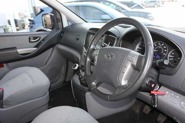 Hyundai i800 2.5 CRDi SE Nav 5dr