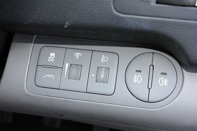 Hyundai i800 2.5 CRDi SE Nav 5dr