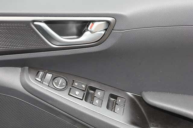 Hyundai IONIQ 1.6 GDi Hybrid 1st Edition 5dr DCT