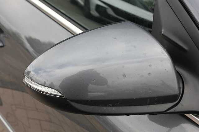 Hyundai IONIQ 1.6 GDi Hybrid 1st Edition 5dr DCT