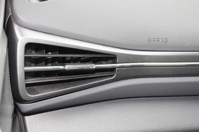 Hyundai IONIQ 1.6 GDi Hybrid 1st Edition 5dr DCT
