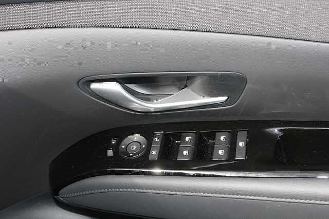 Hyundai TUCSON 1.6T 239 Hybrid Ultimate 5dr Auto Silver