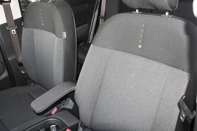 Hyundai INSTER 85kW 02 49kWh 5dr Auto Black