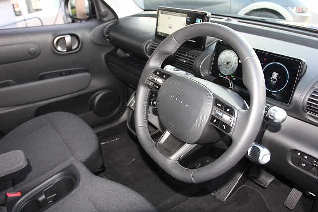 Hyundai INSTER 85kW 02 49kWh 5dr Auto Black