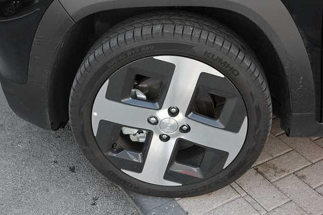 Hyundai INSTER 85kW 02 49kWh 5dr Auto Black