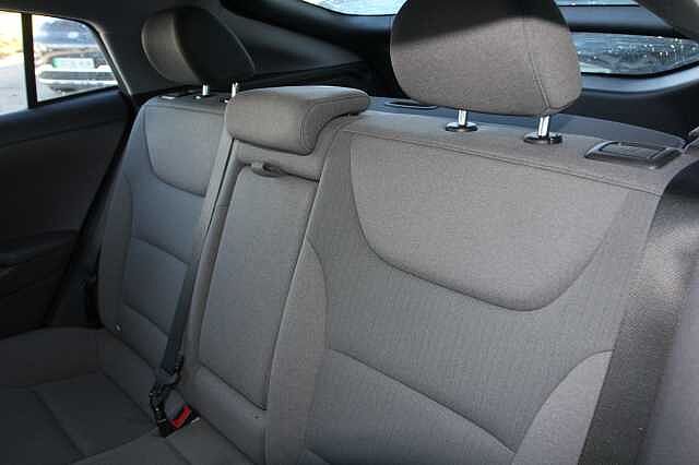 Hyundai IONIQ 1.6 GDi Hybrid Premium 5dr DCT