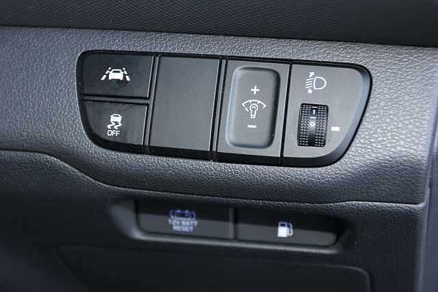 Hyundai IONIQ 1.6 GDi Hybrid Premium 5dr DCT