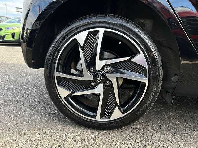 Hyundai I10 1.0 Premium Hatchback 5dr Petrol Auto Euro 6 (s/s) (63 ps) Black