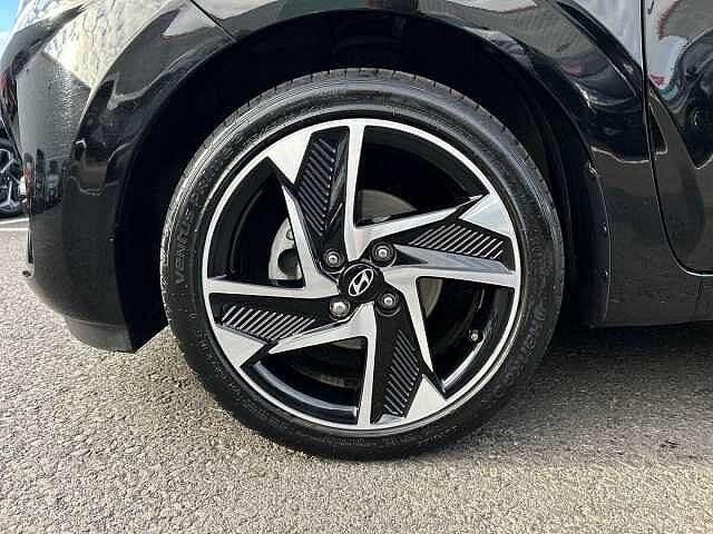 Hyundai I10 1.0 Premium Hatchback 5dr Petrol Auto Euro 6 (s/s) (63 ps) Black