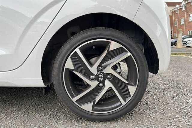 Hyundai I10 1.0 Premium Hatchback 5dr Petrol Auto Euro 6 (s/s) (63 ps) White