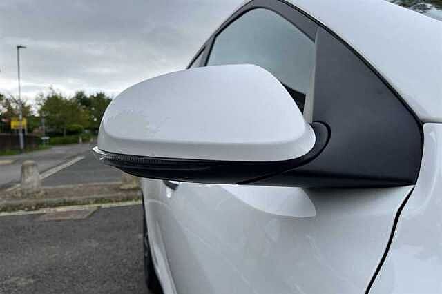 Hyundai I10 1.0 Premium Hatchback 5dr Petrol Auto Euro 6 (s/s) (63 ps) White