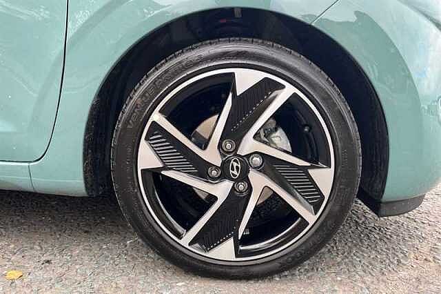 Hyundai I10 1.2 Premium Hatchback 5dr Petrol Auto Euro 6 (s/s) (79 ps) Green