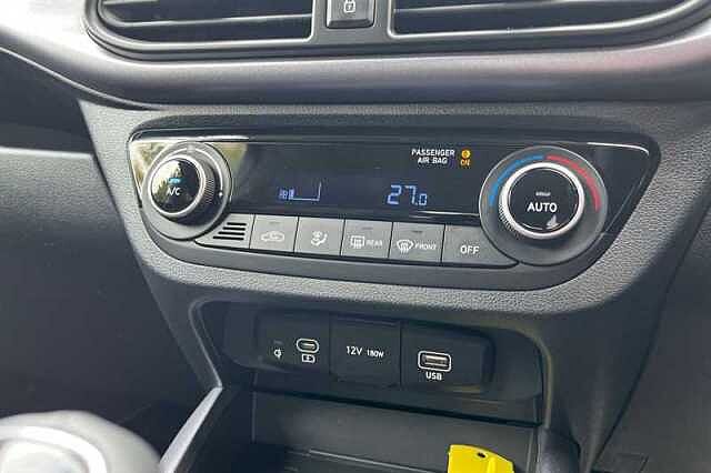 Hyundai I10 1.2 Premium Hatchback 5dr Petrol Auto Euro 6 (s/s) (79 ps) Green