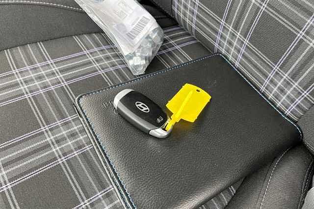 Hyundai I10 1.2 Premium Hatchback 5dr Petrol Auto Euro 6 (s/s) (79 ps) Green