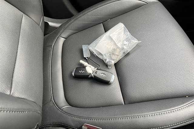 Hyundai KONA 1.6 h-GDi Ultimate SUV 5dr Petrol Hybrid DCT Euro 6 (s/s) (141 ps) Black