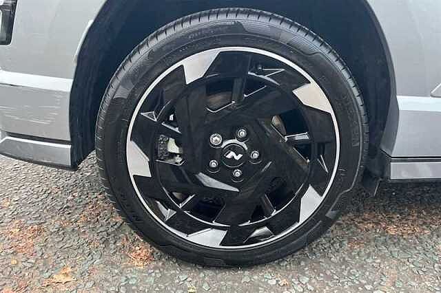 Hyundai KONA 65.4kWh N Line SUV 5dr Electric Auto (218 ps) Silver