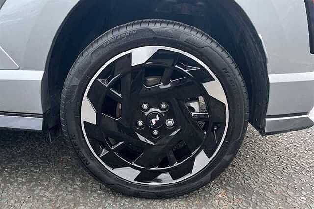 Hyundai KONA 65.4kWh N Line SUV 5dr Electric Auto (218 ps) Silver