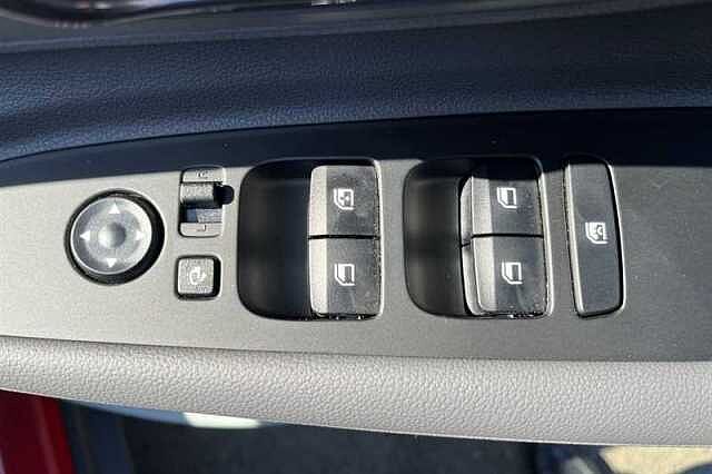 Hyundai BAYON 1.0 T-GDi Tech Line SUV 5dr Petrol Manual Euro 6 (s/s) (90 ps) Red