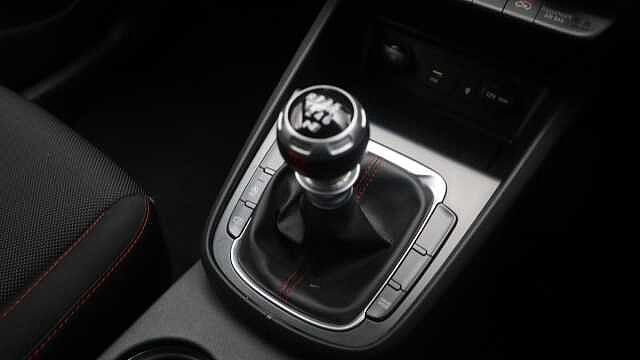 Hyundai KONA 1.0 T-GDi MHEV N Line SUV 5dr Petrol Hybrid Manual Euro 6 (s/s) (120 ps) White