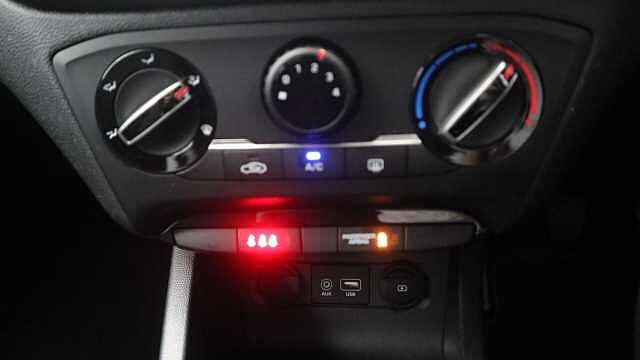 Hyundai i20 1.2 SE Launch Edition Hatchback 5dr Petrol Manual Euro 6 (s/s) (84 ps)