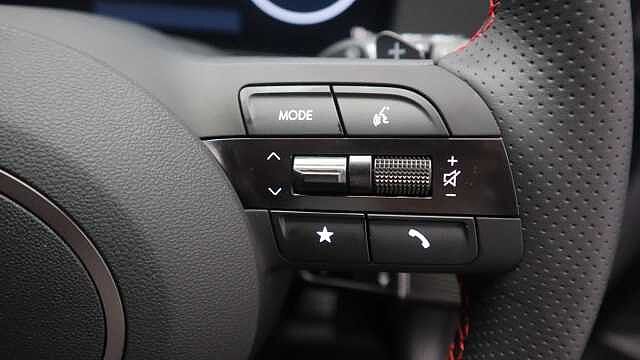 Hyundai TUCSON 1.6 T-GDi N Line S SUV 5dr Petrol Hybrid Auto Euro 6 (s/s) (215 ps) Shimmering Silver