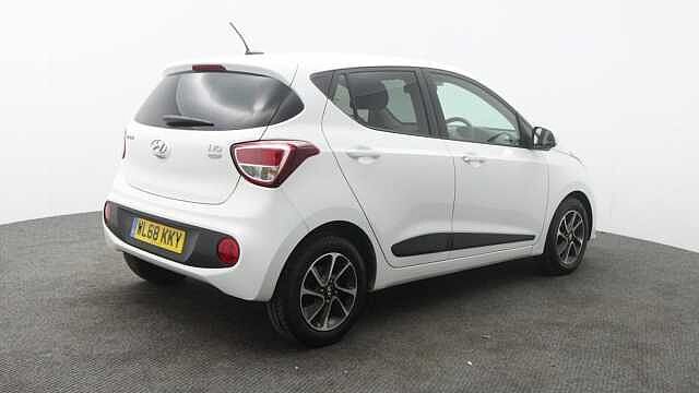 Hyundai I10 1.2 Premium Hatchback 5dr Petrol Manual Euro 6 (87 ps) White
