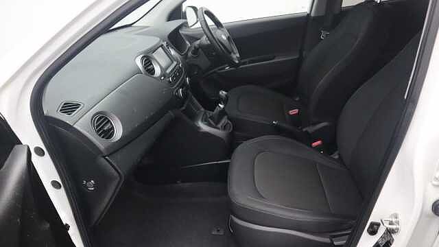 Hyundai I10 1.2 Premium Hatchback 5dr Petrol Manual Euro 6 (87 ps) White