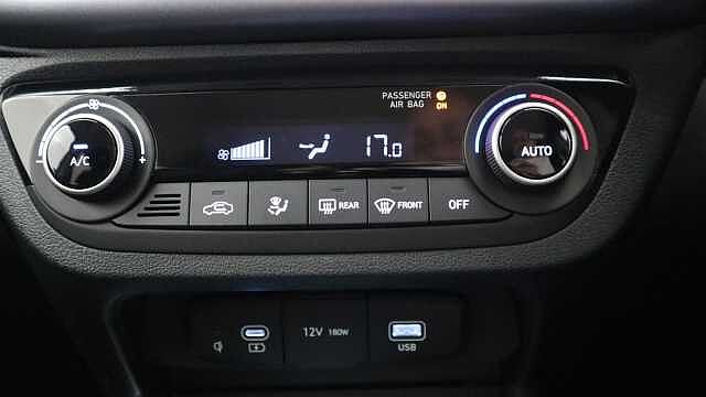 Hyundai I10 1.2 Premium Hatchback 5dr Petrol Auto Euro 6 (s/s) (79 ps) Black