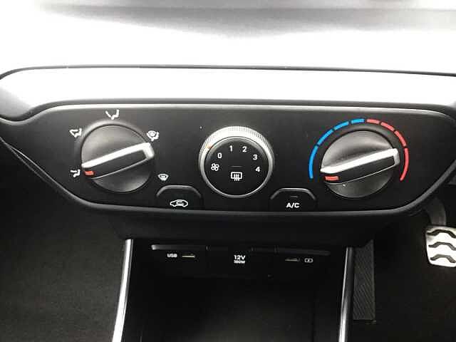 Hyundai BAYON 1.0 TGDi 48V MHEV SE Connect 5dr Red
