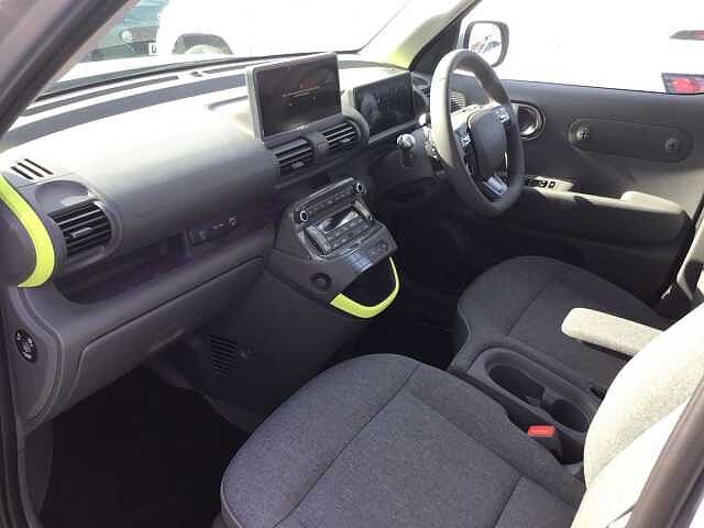 Hyundai INSTER 85kW Cross 49kWh 5dr Auto Silver