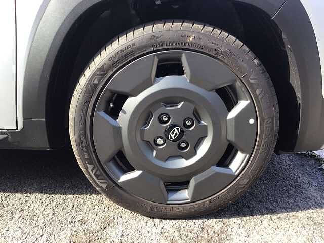 Hyundai INSTER 85kW Cross 49kWh 5dr Auto Silver