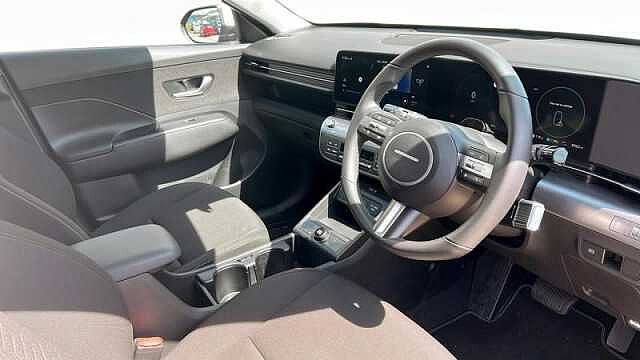 Hyundai KONA 65KWH ADVANCE 5DR AUTOMATIC Atlas White