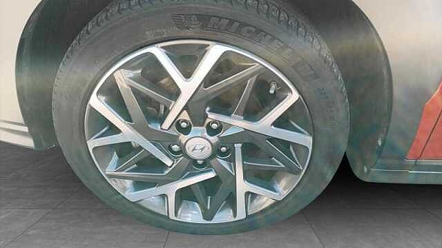 Hyundai KONA 1.6H-GDI HYBRID PREMIUM 5DR AUTOMATIC Ultimate Red