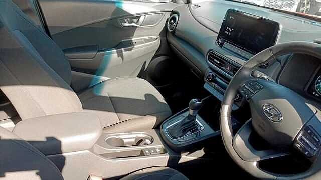 Hyundai KONA 1.6H-GDI HYBRID PREMIUM 5DR AUTOMATIC Ultimate Red