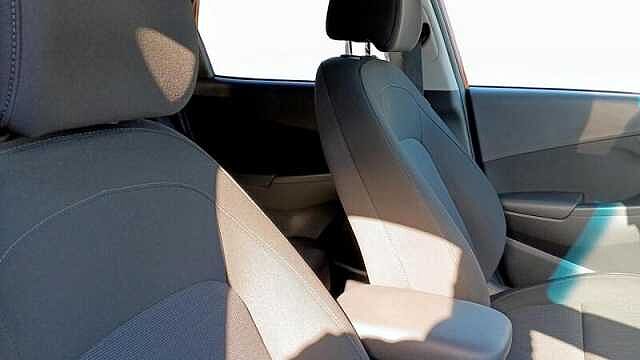 Hyundai KONA 1.6H-GDI HYBRID PREMIUM 5DR AUTOMATIC Ultimate Red