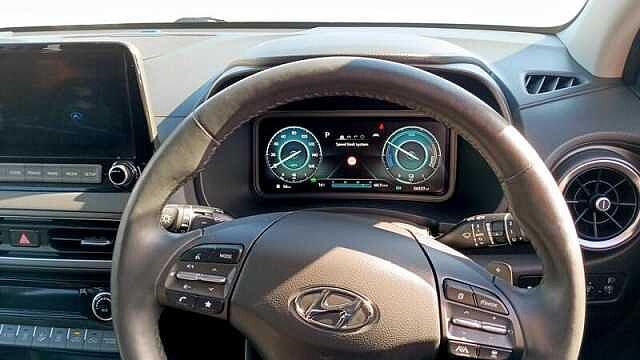 Hyundai KONA 1.6H-GDI HYBRID PREMIUM 5DR AUTOMATIC Ultimate Red