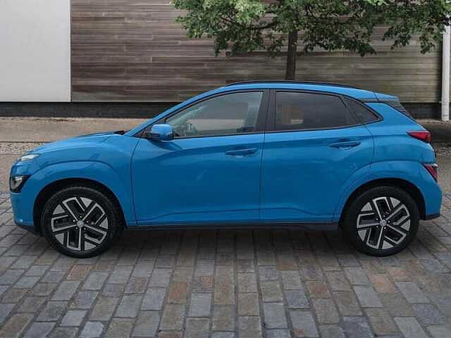 Hyundai KONA 64KWH PREMIUM 5DR AUTOMATIC Blue