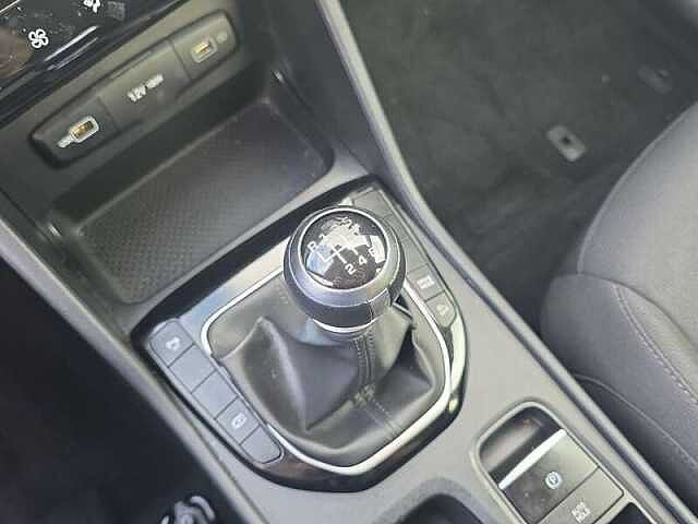 Hyundai TUCSON 1.6T-GDI SE CONNECT 5DR Red