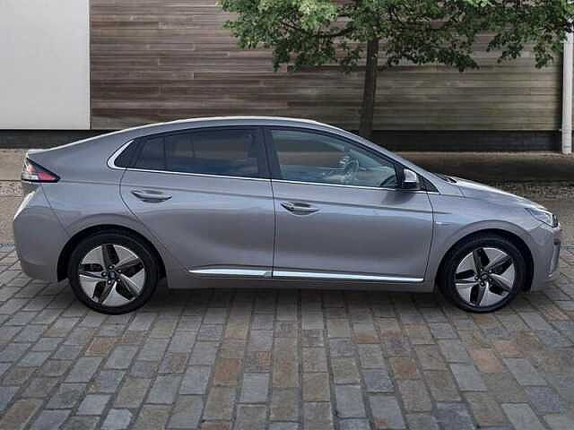 Hyundai IONIQ 1.6h-GDi Hybrid Premium SE 5dr Automatic