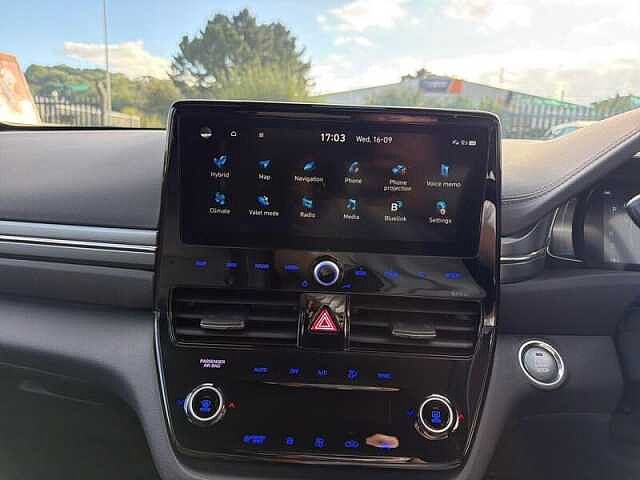 Hyundai IONIQ 1.6h-GDi Hybrid Premium SE 5dr Automatic