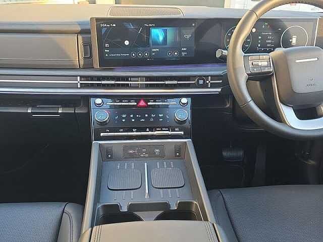 Hyundai SANTA FE 1.6T-GDi 13.8kWh Plug-in Hybrid Ultimate 5dr 4WD Automatic 7 Seats Creamy White