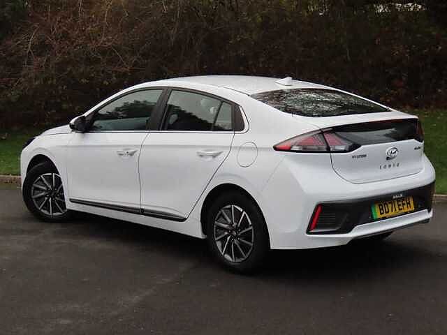 Hyundai IONIQ 38.3kWh Premium Hatchback 5dr Electric Auto (136 ps) White