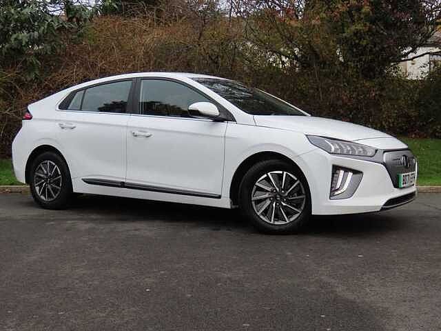 Hyundai IONIQ 38.3kWh Premium Hatchback 5dr Electric Auto (136 ps) White